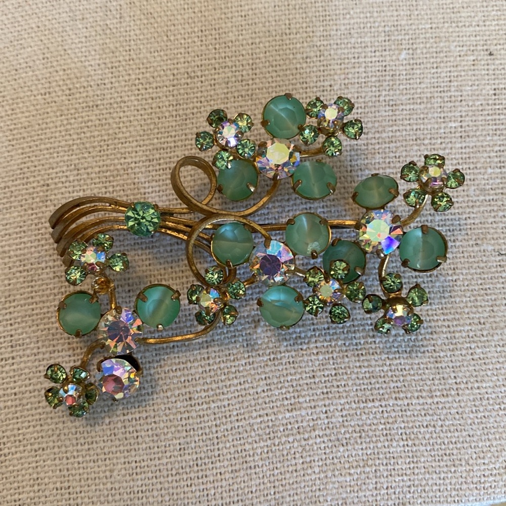 Old Vintage Aurora Borealis and Green Stone Floral Brooch
